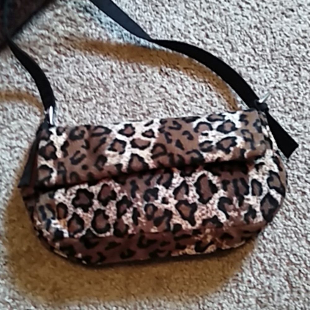 Designer leopard print purse by chateau